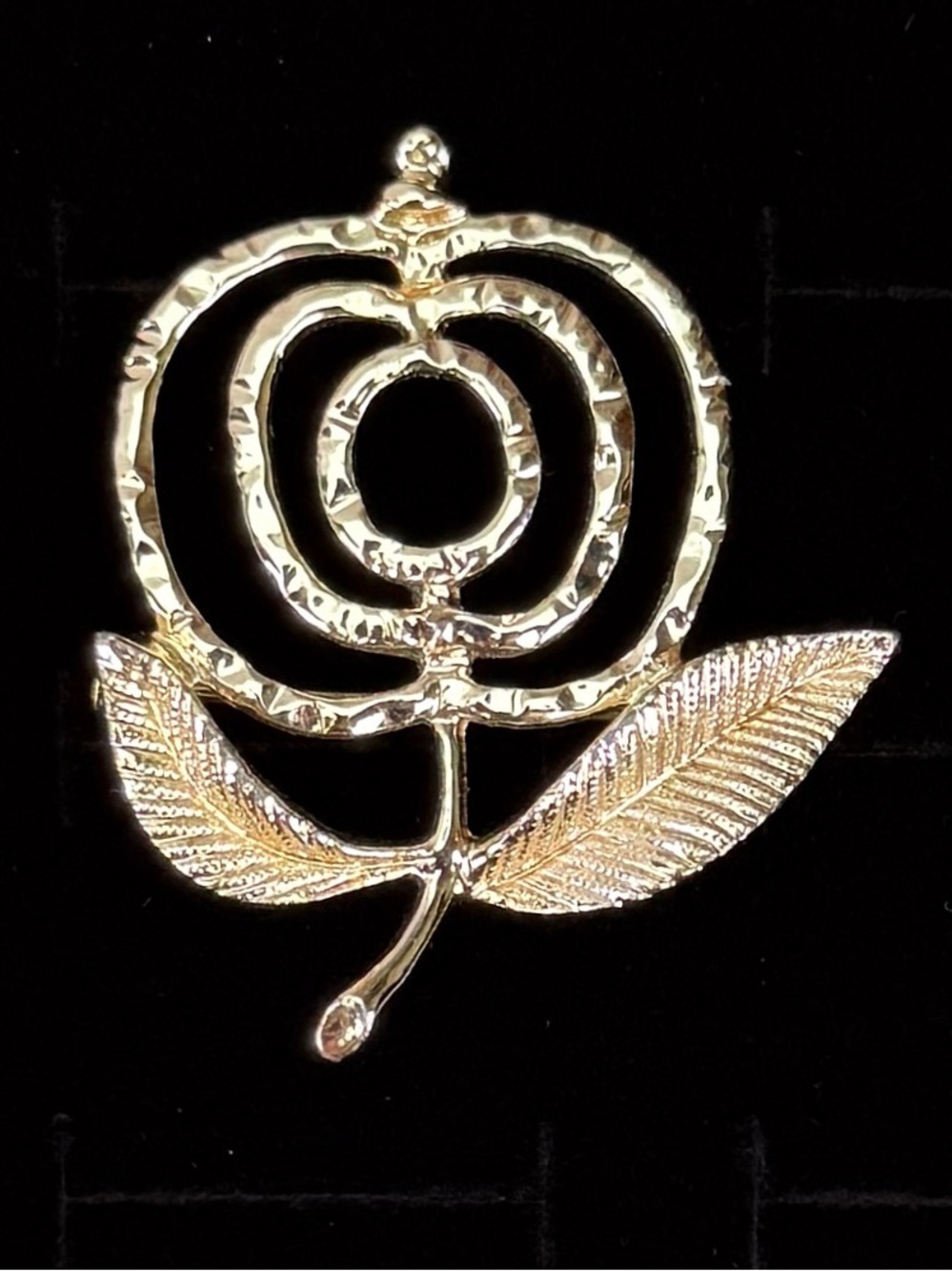Light Goldtone Rose Motif Brooch Pin